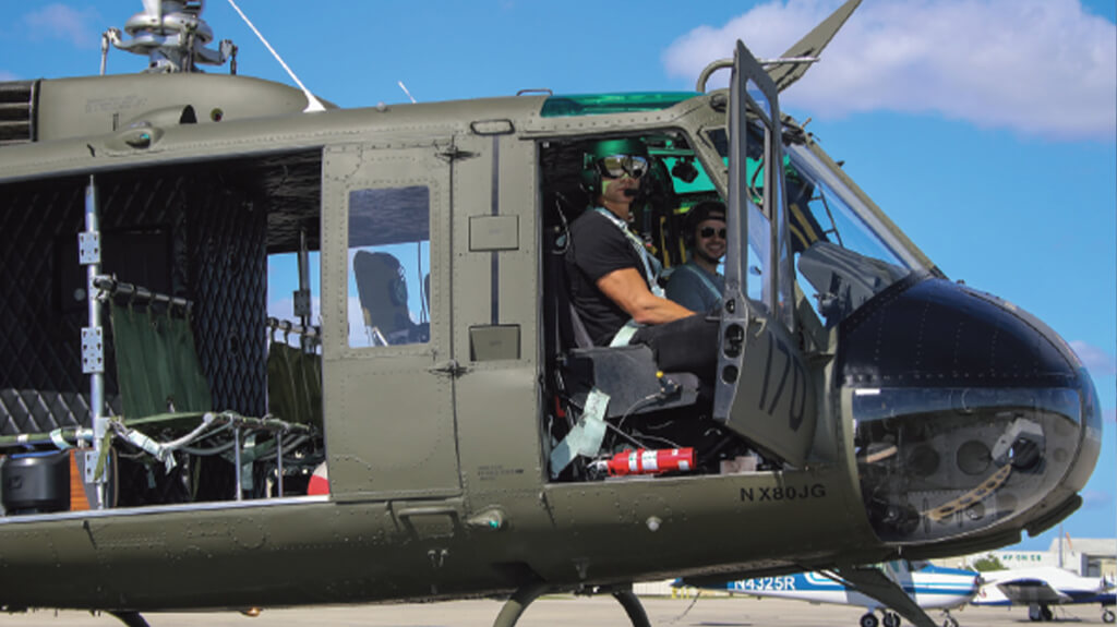 NFL Star Helps Kids Pursue Aviation Careers